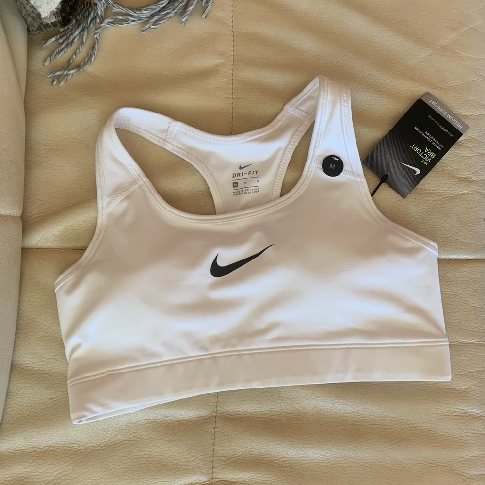 NWT Nike sports bra